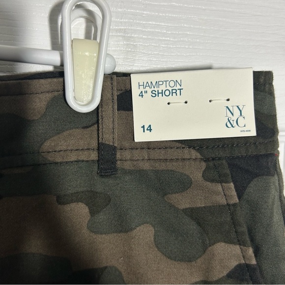 New York & Company Hampton Womens Sz 14 Brown Green Camo Shorts. 4” Inseam. NWT - Picture 4 of 8